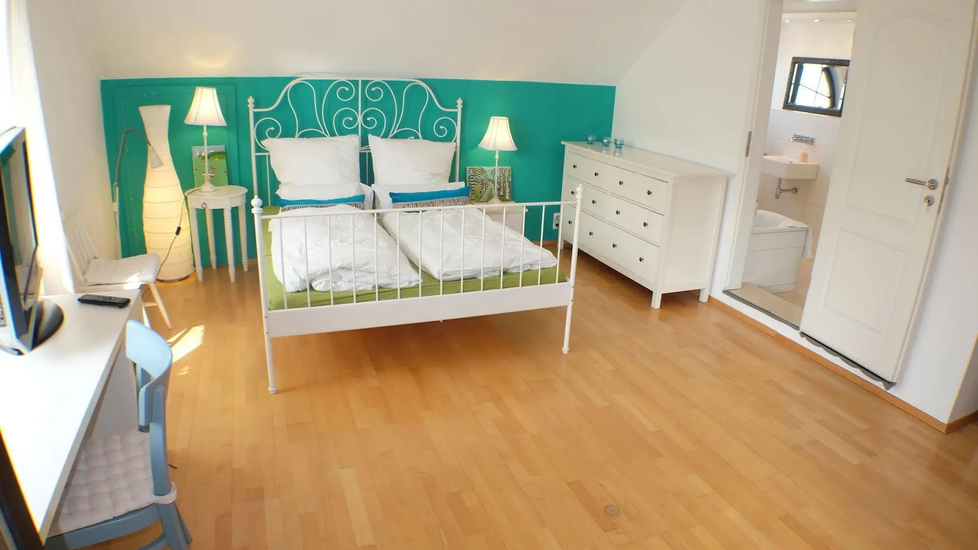 ***** Bed & Breakfast Villa Orchard Frankfurt Germany