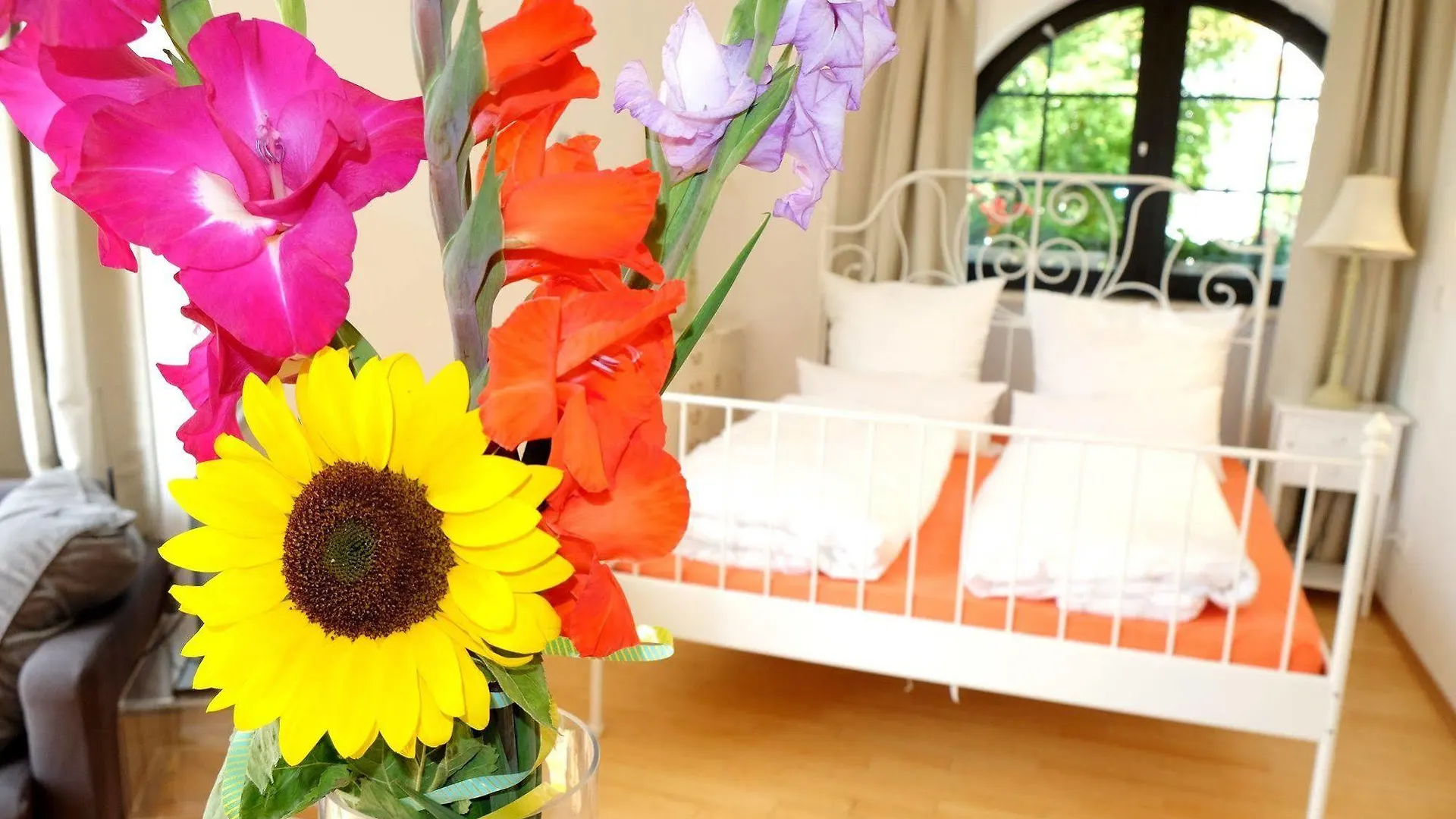 Villa Orchard Frankfurt Bed & Breakfast