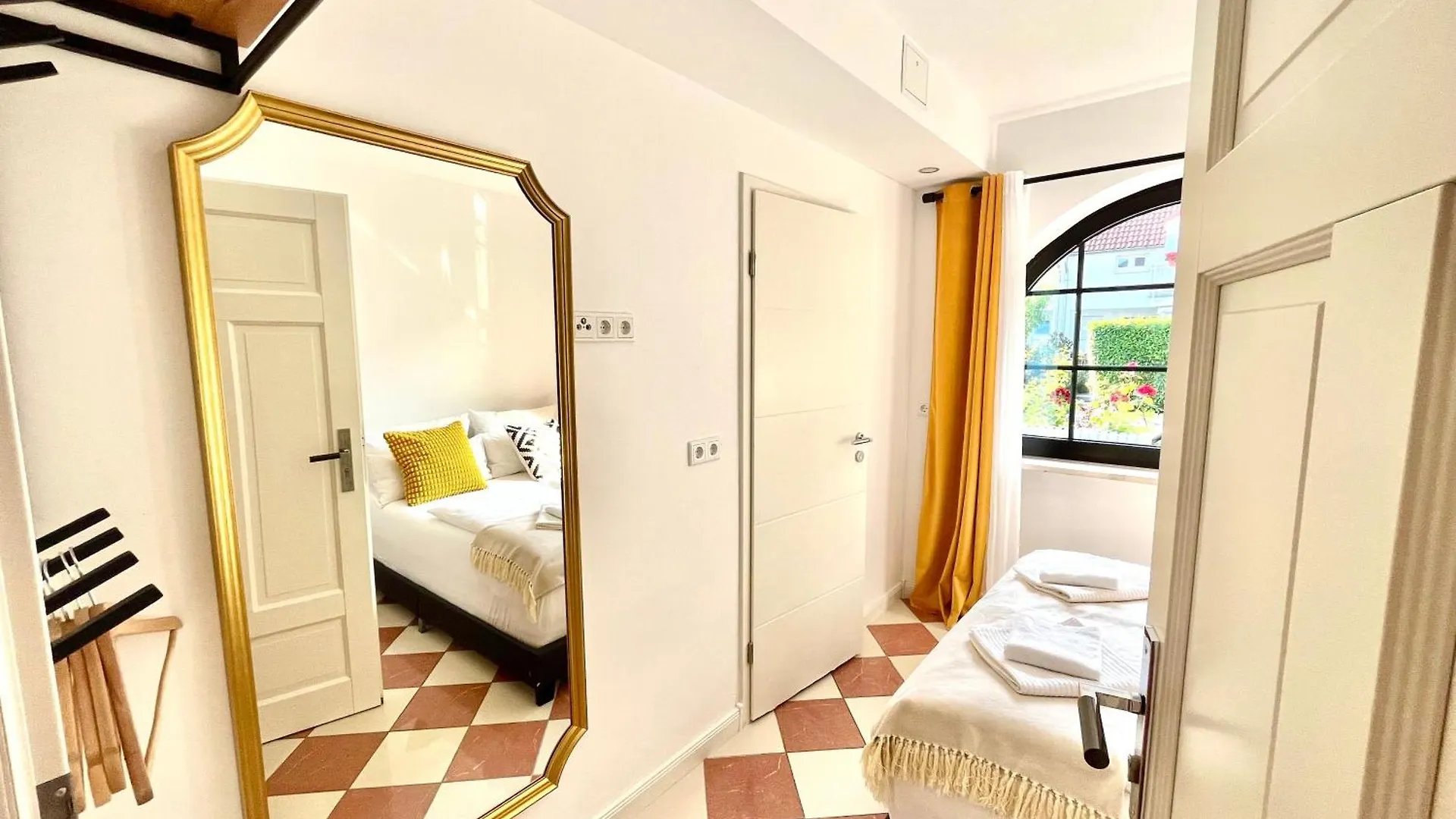 Villa Orchard Frankfurt 5*, Kriftel